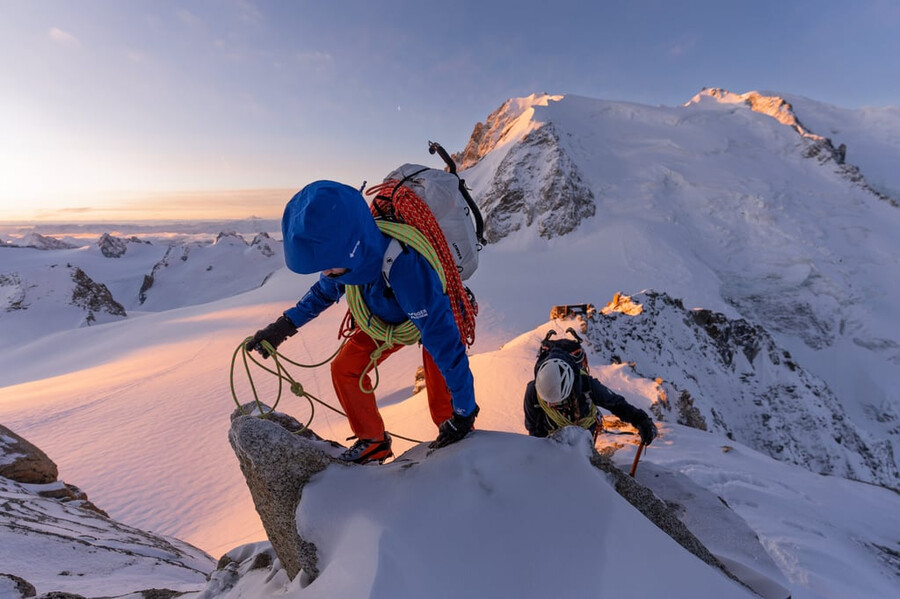 eiger nordwand in flex air kapuzenjacke damen schwarz