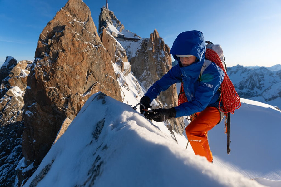 eiger nordwand in flex air kapuzenjacke damen schwarz
