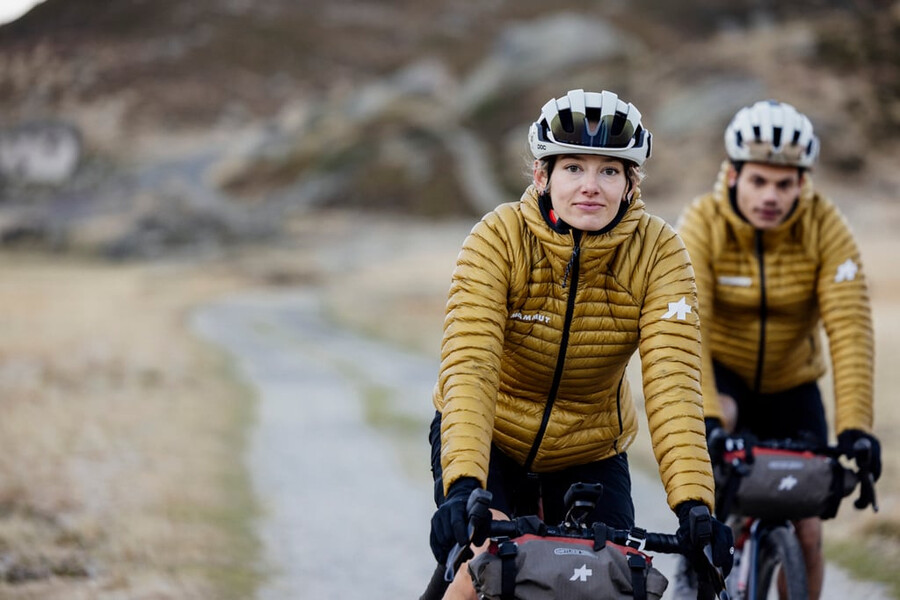 assos x mammut aenergy in kapuzenjacke damen naturbraun-beige